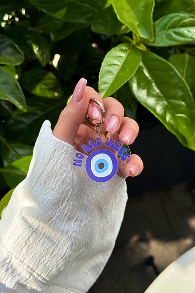 klovi No Bad Vibes Keychain