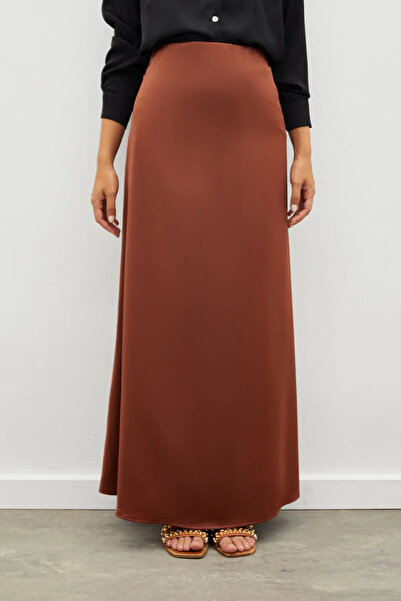 Maude Fusta de damă, maro, din viscoză, din satin, cu fermoar elastic, lungim...