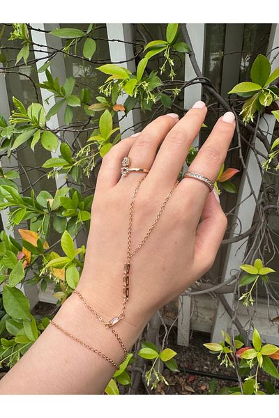 MODA Şahmeran Vertical 4 Big Stone Jewelry |   Shahmeran with Stone in White and Pink