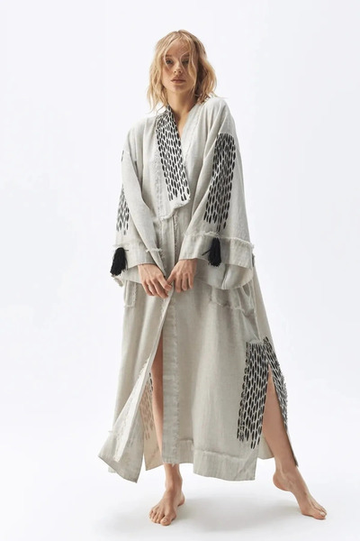 CAN ÇAPAR برانا جراي فيستيفال كيمونو