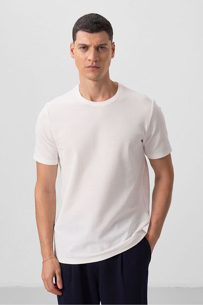 TOMMY LIFE Ecru Surface Textured Comfortable Form Basic Men's T-Shirt - 88436
