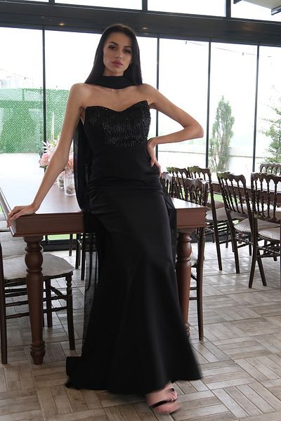 Feminist Stylish Evening Dress with Heart Neckline and Sequin Detail on the Chest Black 9705507