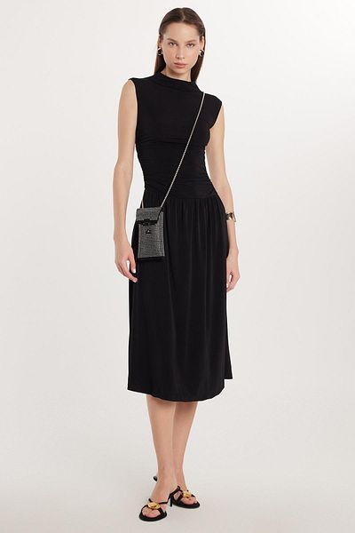Tudors Rochie de damă, slim fit, neagră, fără mâneci, cu decolteu, lungime midi