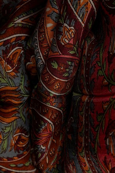 FLEUR SOİE Terraspice Ethnic Patterned 100% Indian Silk Shawl