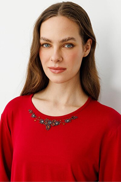 Desen Triko Women's Crew Neck Beaded Combed Cotton Blouse Red