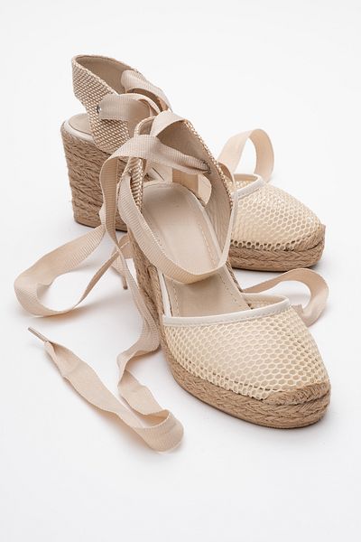 LuviShoes Sandale de damă din piele bej LIONS - plasă, curea la gleznă, toc pană