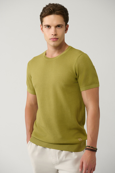 Avva Men's Oil Green Crew Neck Textured Cotton Knitwear T-Shirt E 005027
