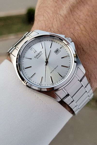 Casio Men's Wristwatch in Metallic Color