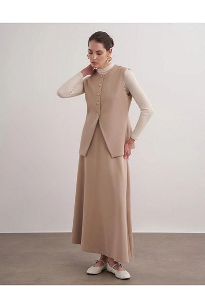 Line By Touches Front Buttoned Stylish Vest Skirt Set