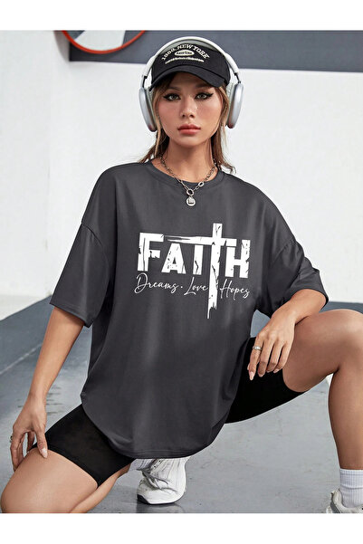 BEETON تي شيرت Faith Dreams - تي شيرت مطبوع بأكمام قصيرة ورقبة دائرية كبيرة ا...