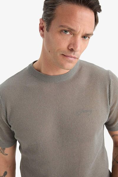 DeFacto Πλεκτό μπλουζάκι με κοντό μανίκι Standard Fit Crew Neck E3255ax25sm