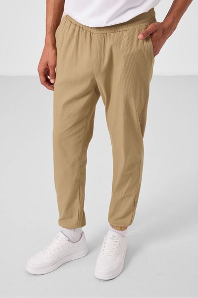 TOMMY LIFE Σκούρο μπεζ Standard Fit υφαντό ελαφρώς ελαστικό ανδρικό παντελόνι Chino - 82176