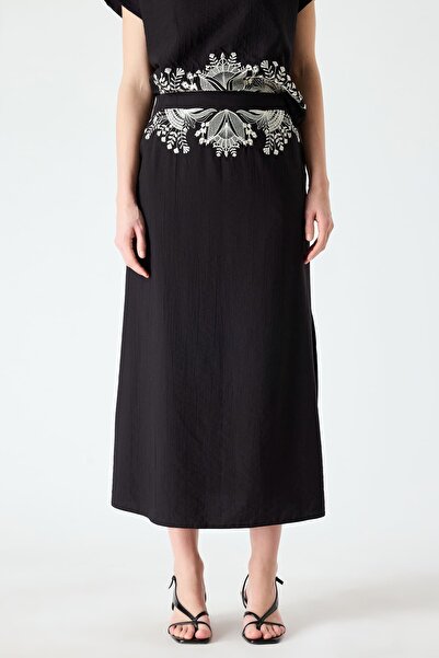 FEVER Nakış detaylı kırışık yüzeyli etek