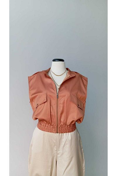 TOT WOMEN'S ZIPPERED VEST
