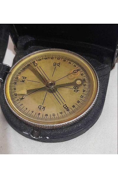 kho military design Ww1-Ww2 Era Military Compass (Working Condition)