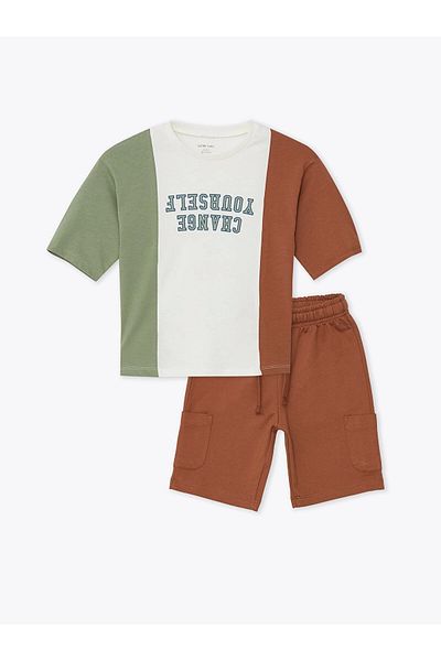 LC Waikiki Crew Neck Short Sleeve Printed Baby Boy T-Shirt and Shorts Set of 2