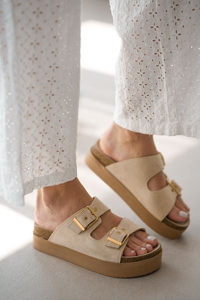 selinshoes Silly Double Gold Buckle Detailed Women's Slippers - Beige Suede