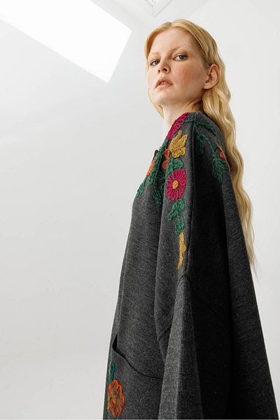 Desen Triko Women's Stand Collar Shoulder and Pocket Embroidered Zippered Poncho K.Smoke