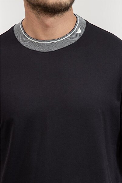Emporio Armani Erkek Regular Fit Pamuklu Kartal İşlemeli Yuvarlak Yaka Lacivert T-Shirt EM000853 AF12926-UB118