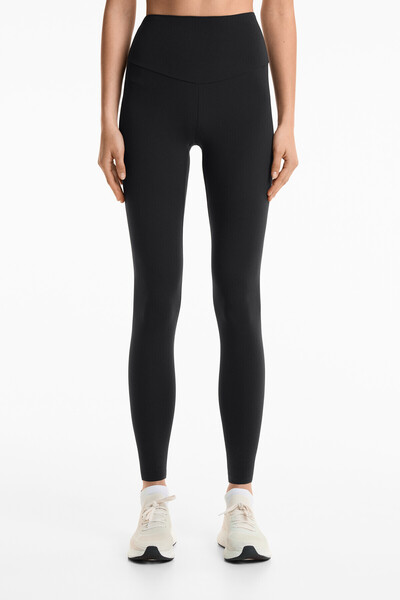 Oysho 70 cm comfortlux super high rise bilek hizasında tayt