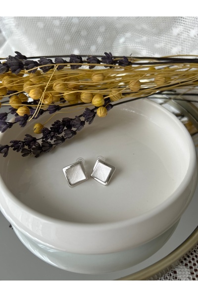 Luvitaaksesuar Mat Gümüş Renk Kare Form Çivili Küpe