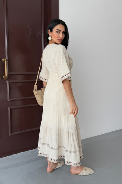 Ortaya Çık Φόρεμα μπεζ Seersucker με λεπτομέρεια από ύφασμα κεντήματος