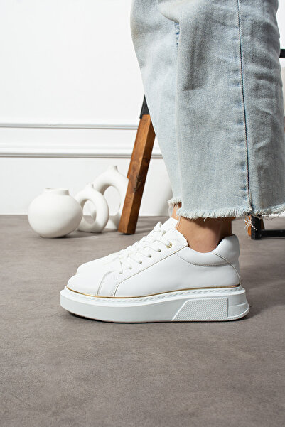 KOTAN Жіночі спортивні кросівки з білою шнурівкою та золотою смужкою