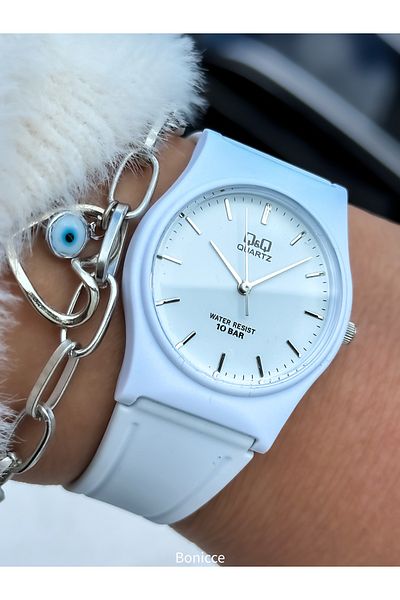 Q&Q White Silicone Cord,Suitable for Pool Sea Use, Women's Wristwatch+Bracelet