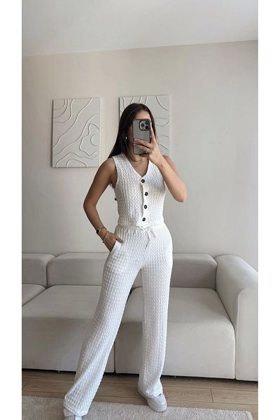 Zoom Butik طقم سترة وبنطلون بأزرار - أبيض