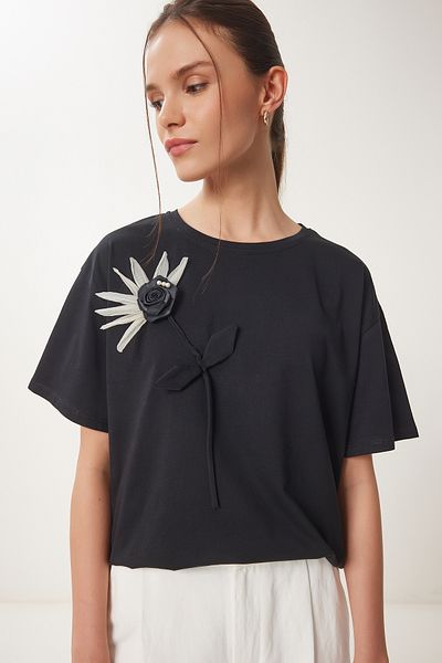 Happiness İstanbul Schwarzes Damen-T-Shirt aus Baumwolle mit Blumenstickerei ZV00295