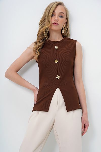 Trend Alaçatı Stili Braune Ottoban-Bluse mit Rundhalsausschnitt und goldenen Knöpfen für Damen ALC-X13729