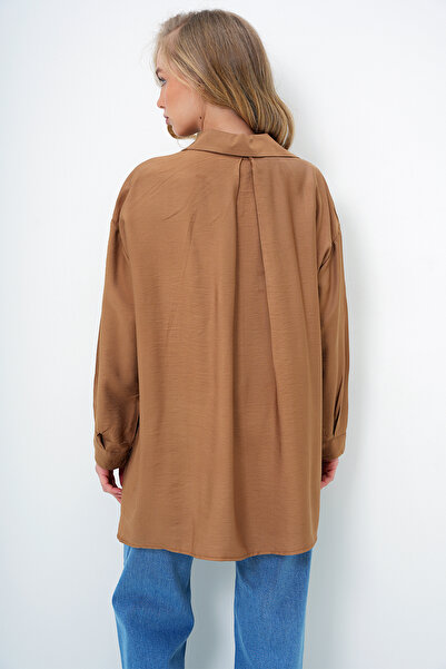 Trend Alaçatı Stili Dámská hnědá jednokapsová oversize lněná košile Aerobin ALC-X13911