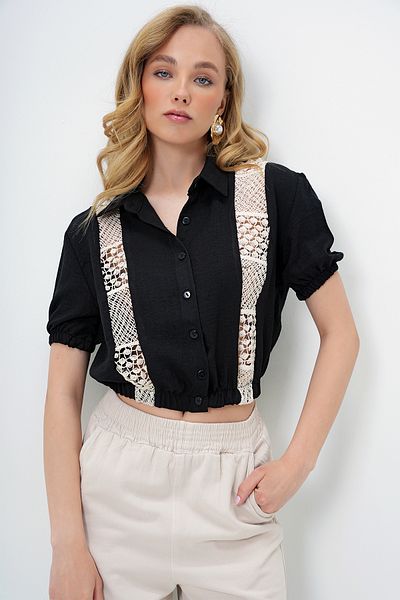 Trend Alaçatı Stili Women's Black Aerobin Crop Shirt with Elastic Sleeves and Waist Ribbon Lace Detail Alc-X13891