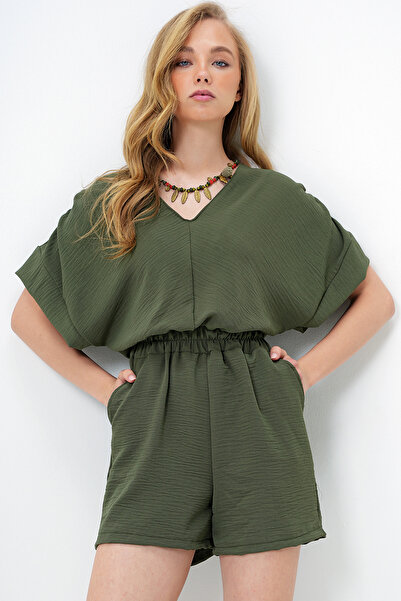 Trend Alaçatı Stili Women's Khaki V-Neck Shirred Shoulders Double Pocket Aerobin Jumpsuit Alc-X13942