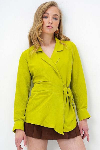 Trend Alaçatı Stili Women's Oil Green Cuff Sleeve Lacing Detailed Regular Regular Fit Woven Shirt Alc-X13882