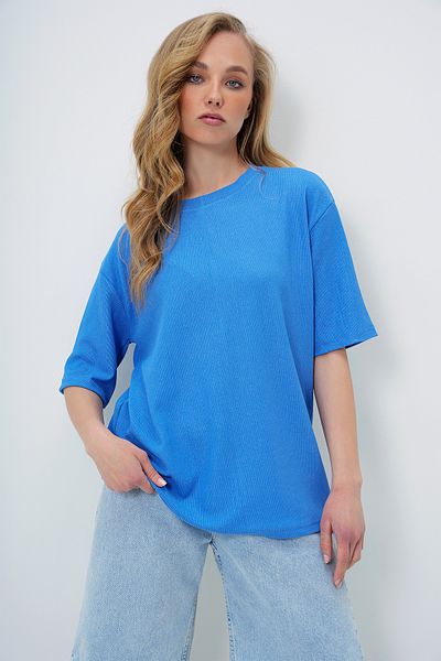 Trend Alaçatı Stili Women's Blue Crew Neck Textured Basic T-Shirt Alc-X13666
