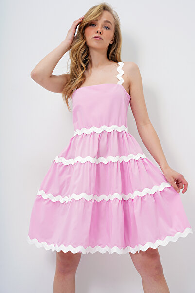 Trend Alaçatı Stili Γυναικείο ροζ ζιγκ-ζαγκ ρίγες με λεπτομέρεια κρυφό φερμουάρ Poplin φόρεμα μπαλόνι ALC-X14146