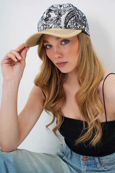 Trend Alaçatı Stili Women's Black-Beige Printed Canvas Visor Hat Alc-X14159