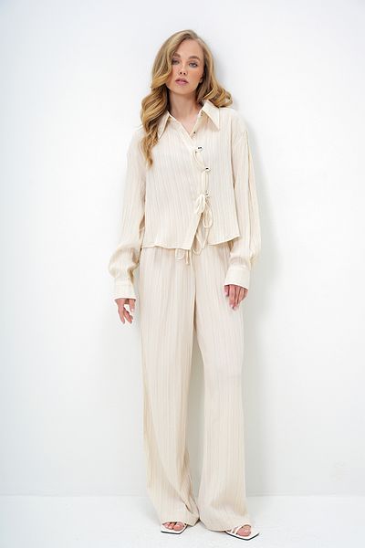 Trend Alaçatı Stili Cremefarbenes, asymmetrisch geschnittenes, mit Schnürung verziertes Musselin-Hemd und -Hosen-Set für Damen ALC-X13980