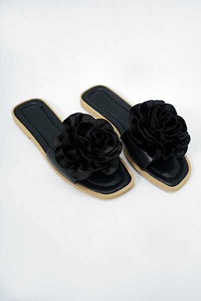 Trend Alaçatı Stili Schwarze flache Damen-Hausschuhe aus Kunstleder mit Blumen-Accessoires ALC-X14015