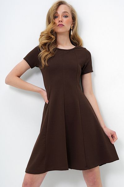 Trend Alaçatı Stili Rochie midi din crep tricotată cu decolteu maro amar pentru femei ALC-X14070
