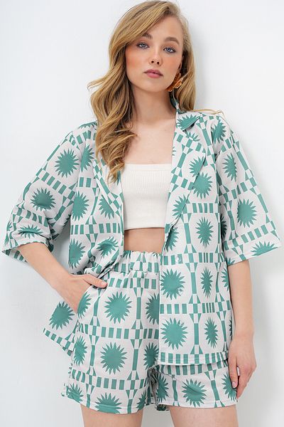 Trend Alaçatı Stili Women's Green Jacket Collar Patterned Shirt and Double Pocket Shorts Set Alc-X14131
