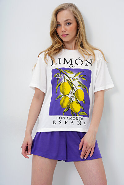 Trend Alaçatı Stili Damen-Pyjama-Set aus Baumwolle mit Basic-T-Shirt und Shorts in Lila mit Zitronenmuster PJM-X13903