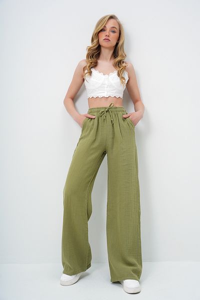 Trend Alaçatı Stili Khakifarbene Damenhose aus Musselin-Leinen mit doppelter Tasche und elastischem Bund ALC-X13992