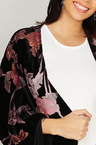 Select Moda Women's Black Tassel Kimono