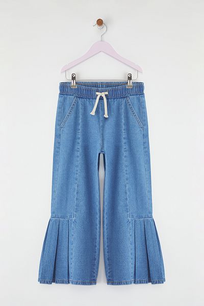 TRENDYOLKIDS Hellblaue gerade Jeanshose TKDSS25PL00010