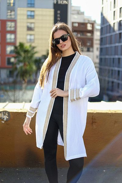 bacc Women's White Seasonal Relaxed Fit Lightweight Jacket Bcbsk-25700-3441