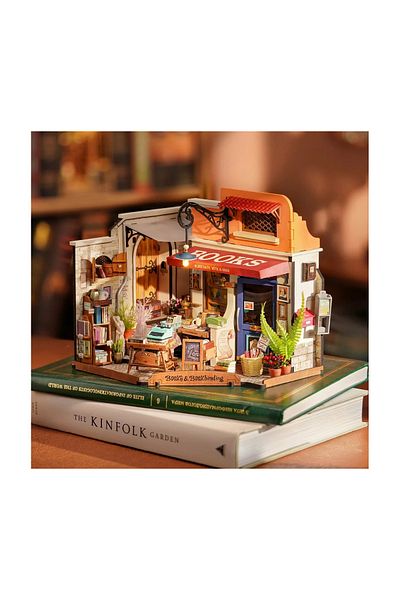 Rolife 3d Puzzle, Diy House, Corner Bookstore, 108 Pieces