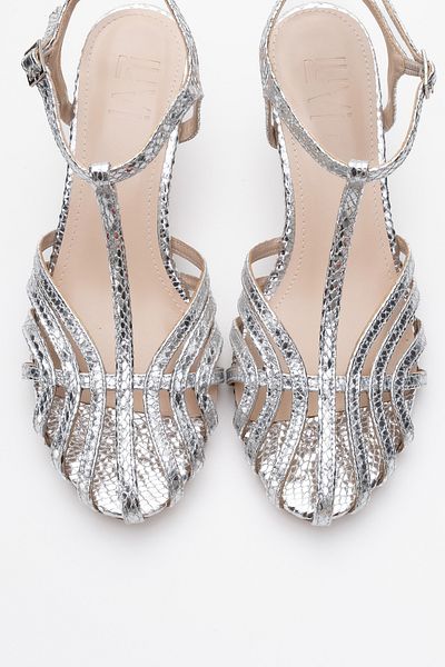 LuviShoes Pantofi cu toc mic pentru femei FELİP cu model argintiu