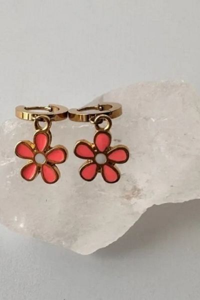 Uretti - Ayşe 5609 0282 Gold Plated Pink Flower Detailed Earrings